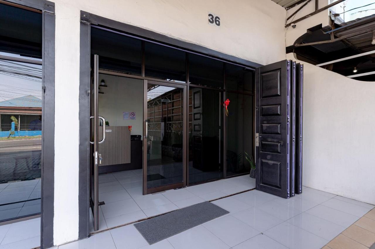 Reddoorz @ Simpang Pemda Medan Hotell Exteriör bild